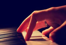 MK体育：[德甲]阿米里亮鞋钉放倒对手 遭直红罚下.